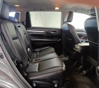 2018 Toyota Highlander - Thumbnail