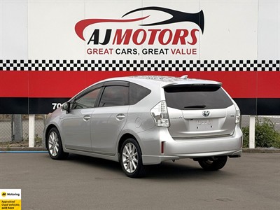 2012 Toyota Prius - Thumbnail