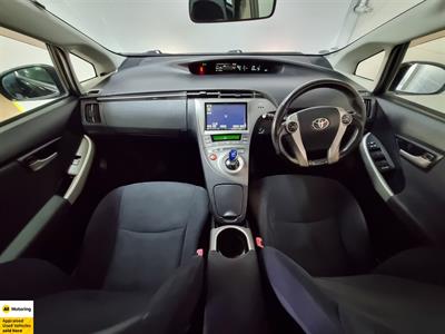 2012 Toyota Prius - Thumbnail
