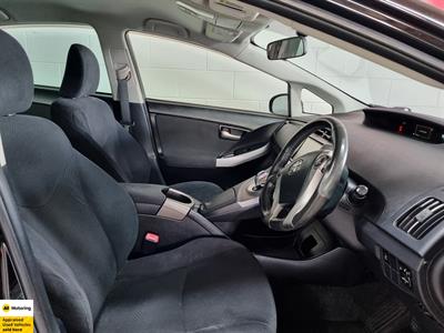 2012 Toyota Prius - Thumbnail