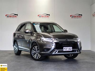 2022 Mitsubishi Outlander - Thumbnail