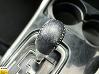 2022 Mitsubishi Outlander - Thumbnail