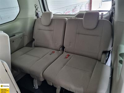 2017 Nissan Serena - Thumbnail