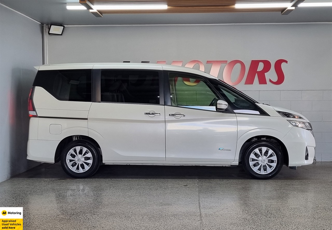 2017 Nissan Serena