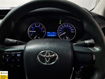 2017 Toyota Hilux - Thumbnail