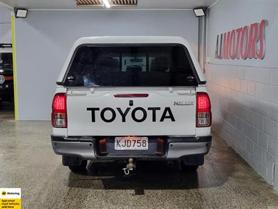 2017 Toyota Hilux - Thumbnail
