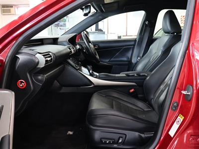 2016 Lexus IS 200t - Thumbnail