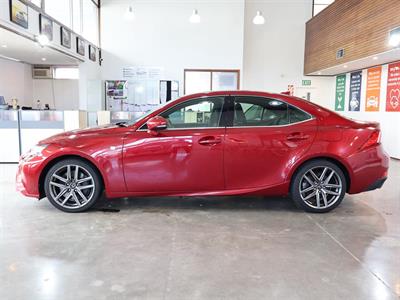 2016 Lexus IS 200t - Thumbnail