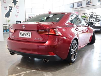 2016 Lexus IS 200t - Thumbnail