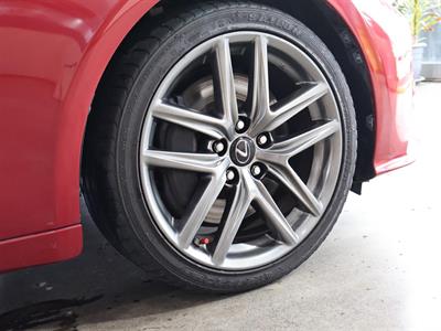 2016 Lexus IS 200t - Thumbnail