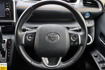 2016 Toyota Sienta - Thumbnail