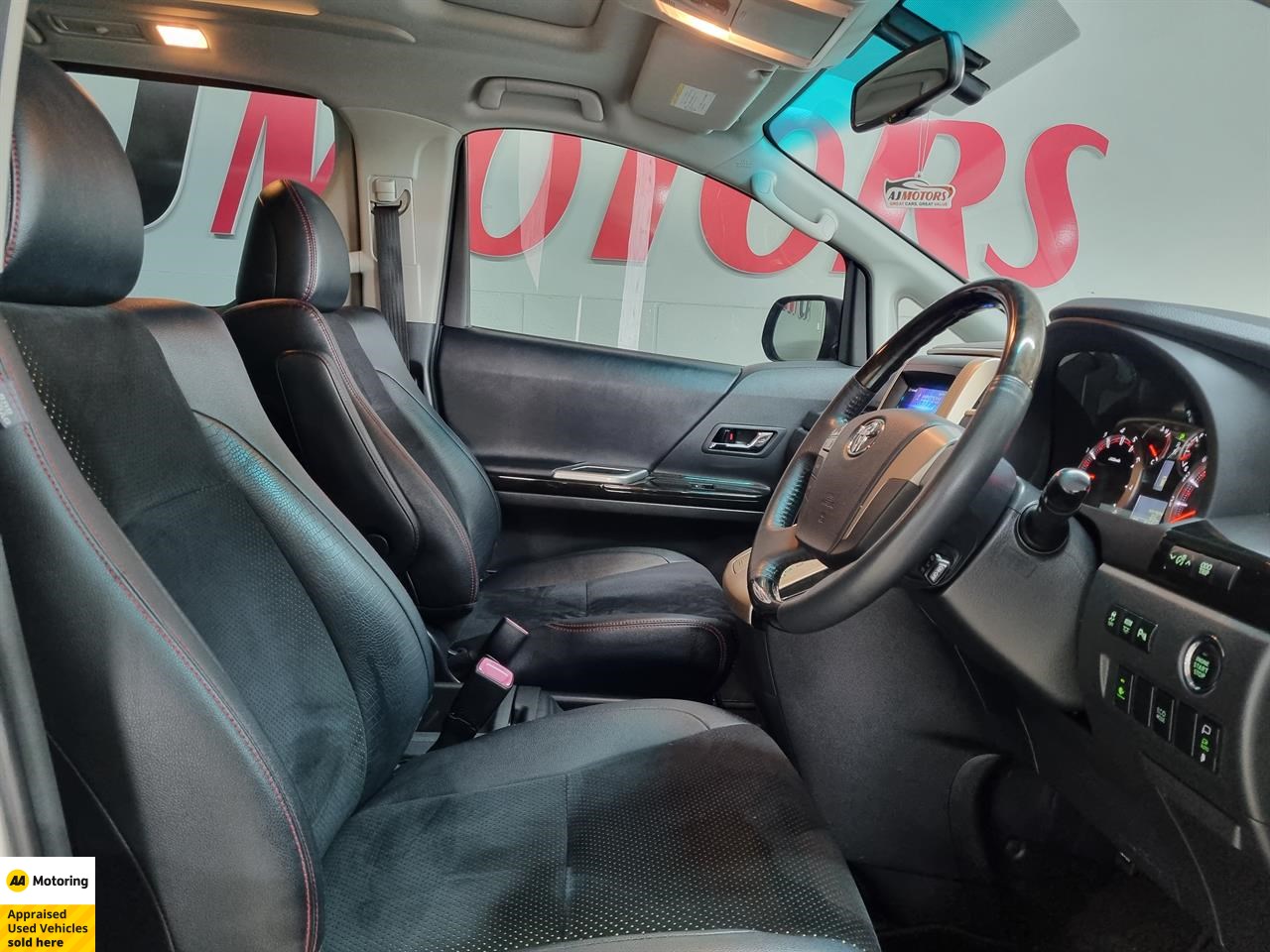 2014 Toyota Vellfire