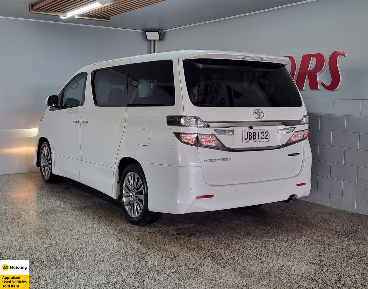2014 Toyota Vellfire