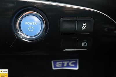 2019 Toyota Prius - Thumbnail