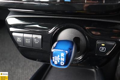 2019 Toyota Prius - Thumbnail