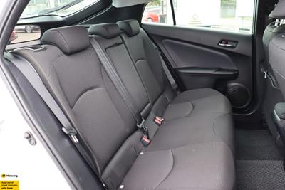 2019 Toyota Prius - Thumbnail
