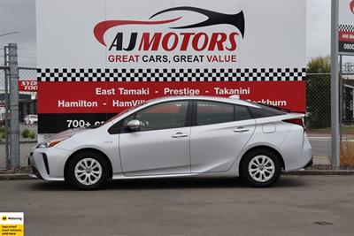 2019 Toyota Prius - Thumbnail