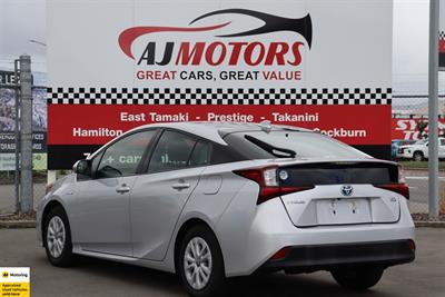 2019 Toyota Prius - Thumbnail