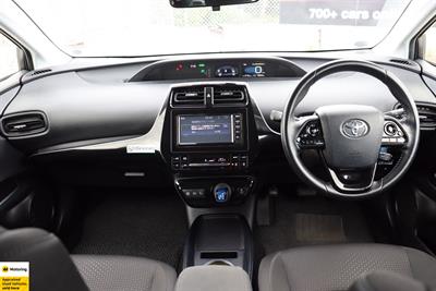 2019 Toyota Prius - Thumbnail