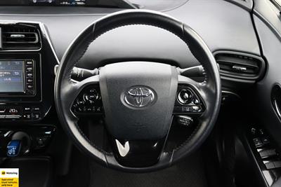 2019 Toyota Prius - Thumbnail