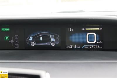 2019 Toyota Prius - Thumbnail
