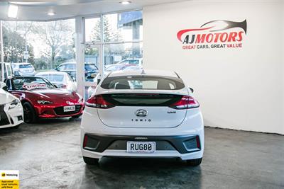 2022 Hyundai IONIQ - Thumbnail
