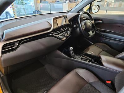 2017 Toyota C-HR - Thumbnail