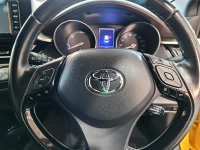 2017 Toyota C-HR - Thumbnail