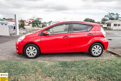 2014 Toyota Aqua - Thumbnail
