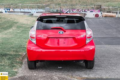 2014 Toyota Aqua - Thumbnail
