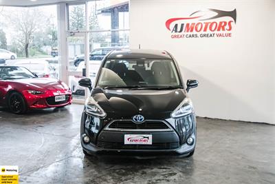 2017 Toyota Sienta - Thumbnail