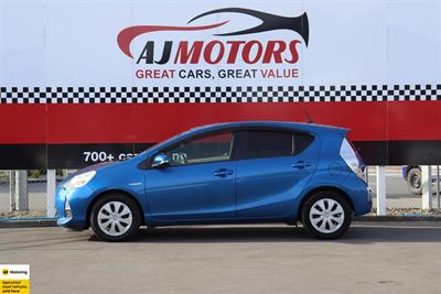 2013 Toyota Aqua - Thumbnail