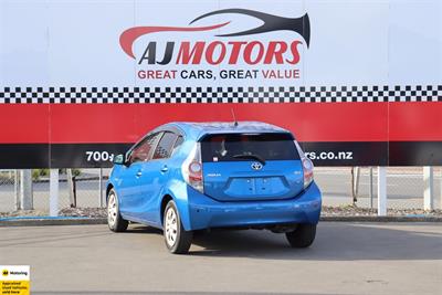 2013 Toyota Aqua - Thumbnail