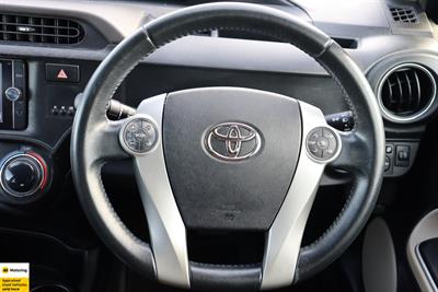 2013 Toyota Aqua - Thumbnail