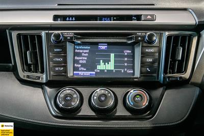 2018 Toyota RAV4 - Thumbnail