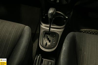 2016 Toyota Yaris - Thumbnail