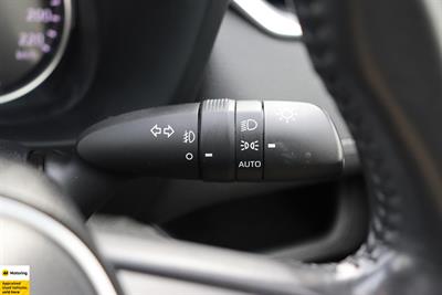 2021 Toyota RAV4 - Thumbnail