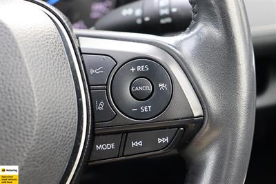 2021 Toyota RAV4 - Thumbnail