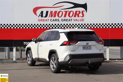 2021 Toyota RAV4 - Thumbnail
