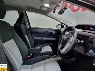 2014 Toyota Aqua - Thumbnail