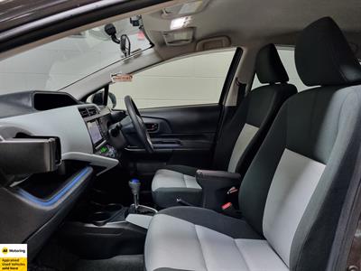 2014 Toyota Aqua - Thumbnail