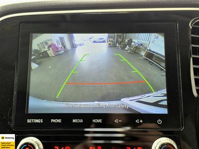 2022 Mitsubishi Outlander - Thumbnail