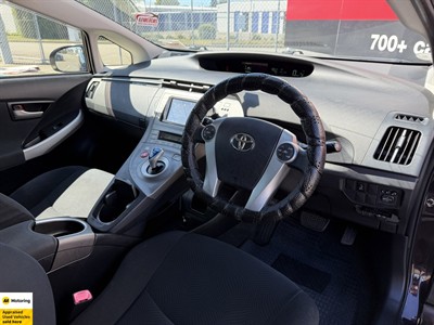 2013 Toyota Prius - Thumbnail