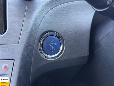 2013 Toyota Prius - Thumbnail