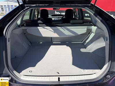 2013 Toyota Prius - Thumbnail