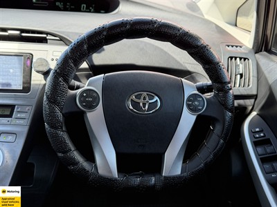 2013 Toyota Prius - Thumbnail