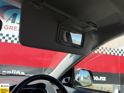 2006 Mitsubishi Outlander - Thumbnail