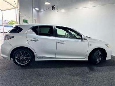 2012 Lexus CT200H - Thumbnail