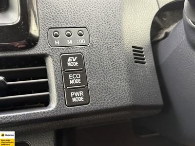2014 Toyota Voxy - Thumbnail