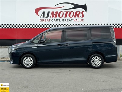 2014 Toyota Voxy - Thumbnail